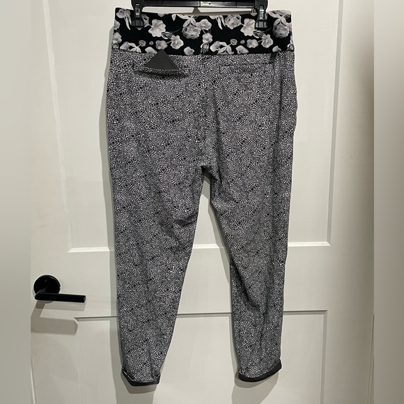 Lululemon Departure Pant - Picture 11 of 14